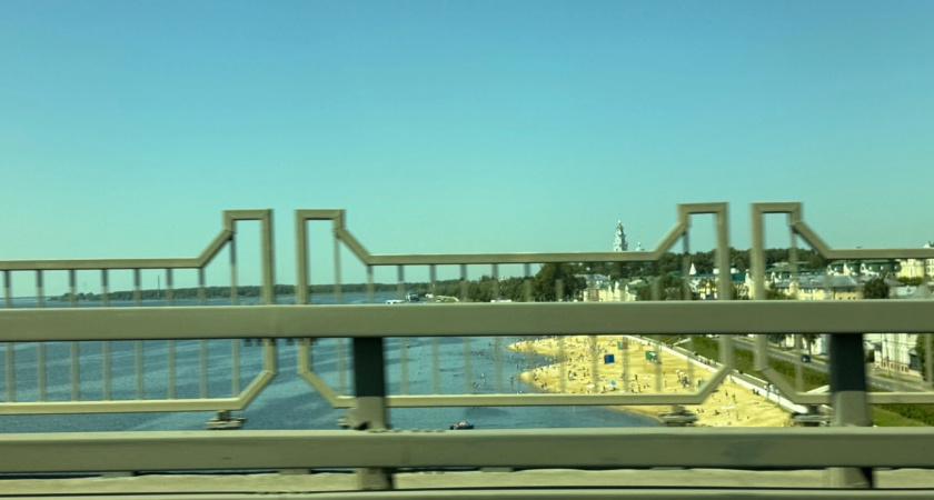 В Костроме на одном из пляжей чуть не утонула женщина