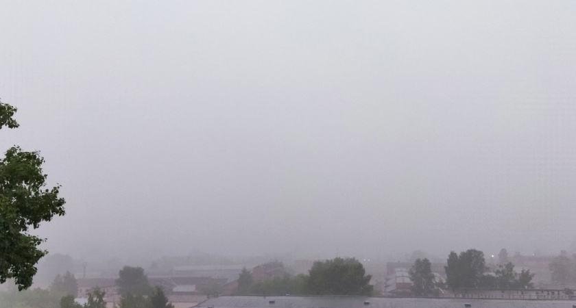 Костромскую область накроют грозы с градом и шквалистым ветром