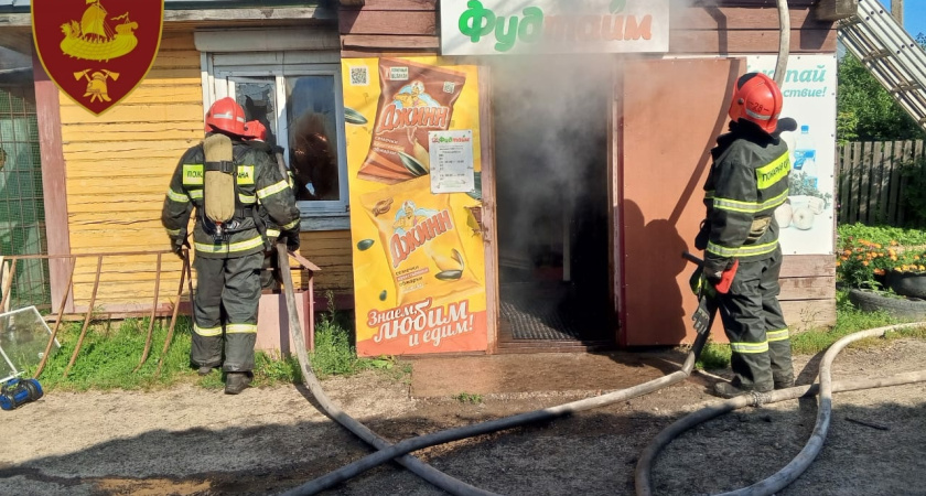 В  Костромской области загорелся магазин
