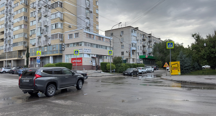 Инспектор ГАИ поставил точку в вопросе: можно ли выехать на обочину через сплошную