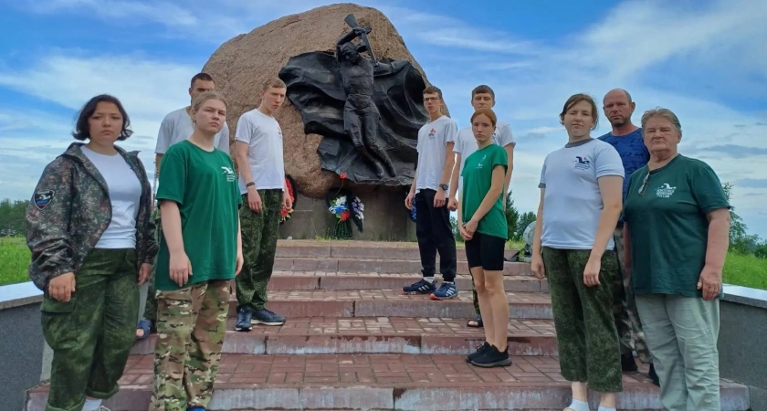 Костромичи установили памятную доску землякам, павшим в Тульской области