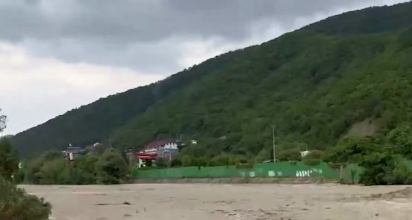 Наводнение в Туапсинском районе: разрушен мост, подтоплены десятки домов