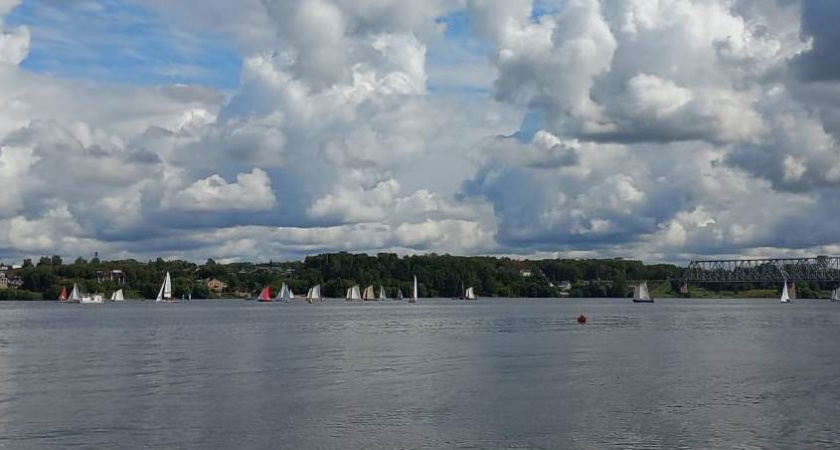 Костромичи смогут увидеть гонки под парусами: известна полная программа регаты (0+)