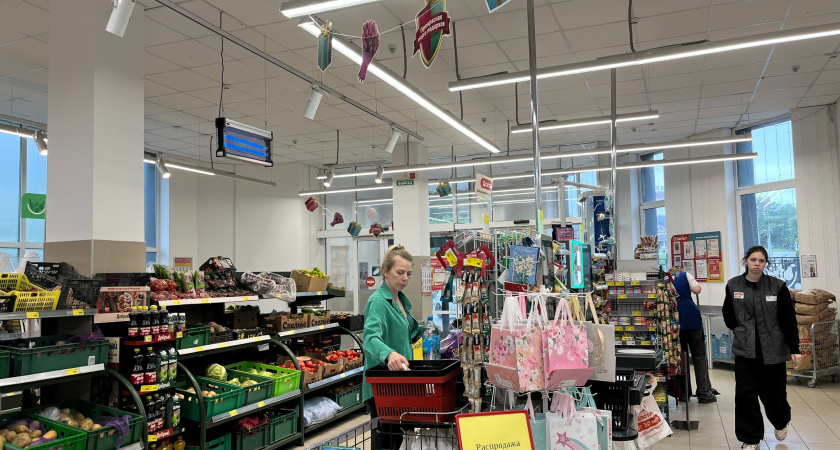 Потратил в "Светофоре" 1800 рублей — ничего дельного: все продукты на выброс