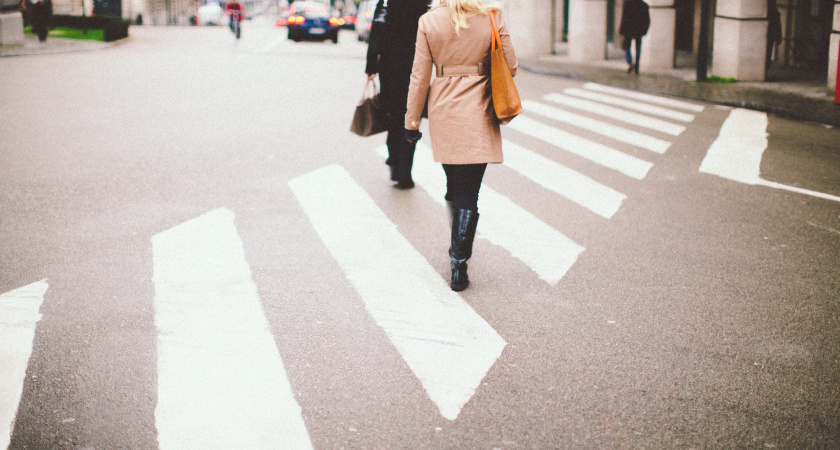 Шаг на «зебру» больше не аргумент: Верховный суд подставил точку — когда водитель обязан уступить пешеходу