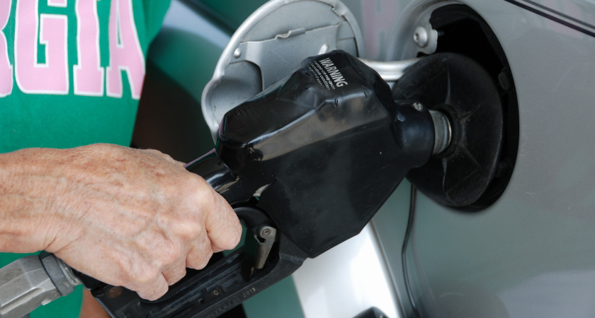 Приехал на АЗС — получил штраф на 50 000 рублей: топ-5 самых нелепых нарушений