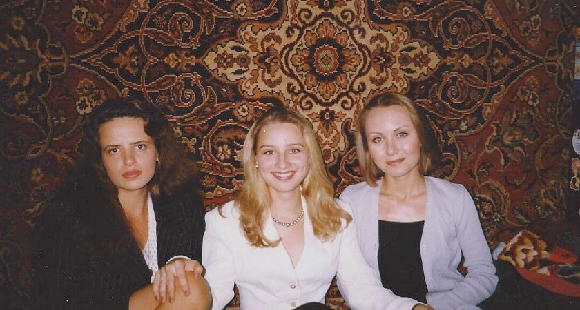 6 неловких фото россиян из 90-х: раньше казались крутыми — а сейчас выглядят нелепо