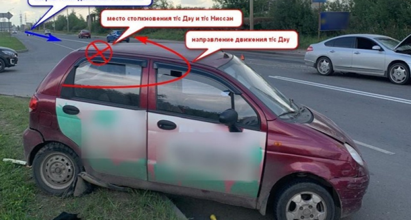 В Костроме на Индустриальной столкнулись две иномарки: есть пострадавшие