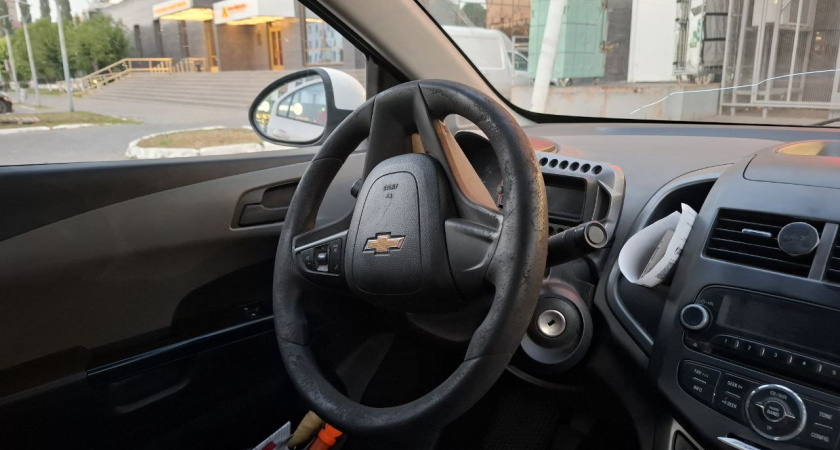 Как запустить мотор с севшим аккумулятором — солдатский способ: если помощи ждать неоткуда