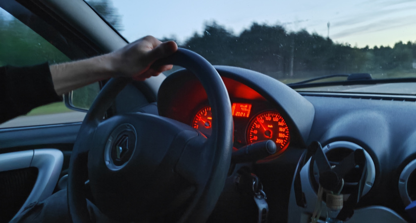 Работал в салоне официального дилера 8 лет — теперь знаю, как продают битые машины: 5 советов по проверке