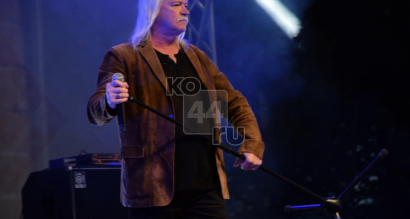 Выступления Данко и вокалиста группы "Земляне" (0+): фоторепортаж с концертов ко Дню Костромской области