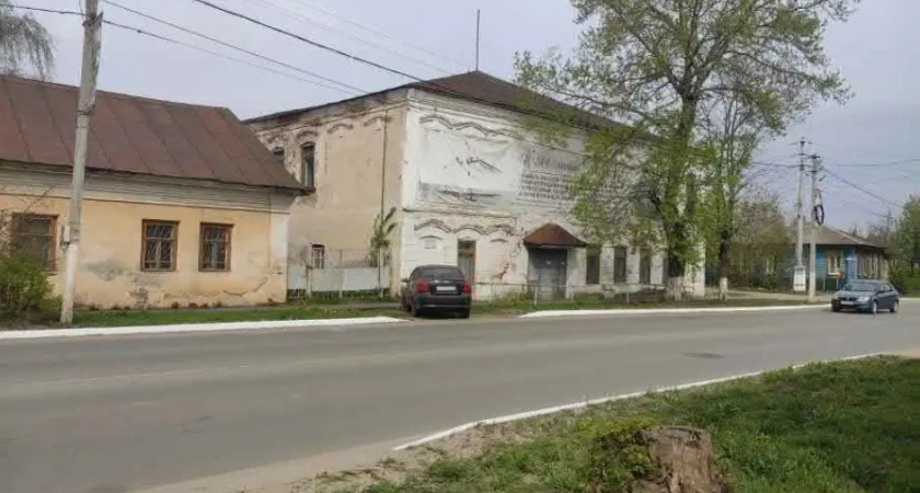 В Костромской области продаются три старинных особняка