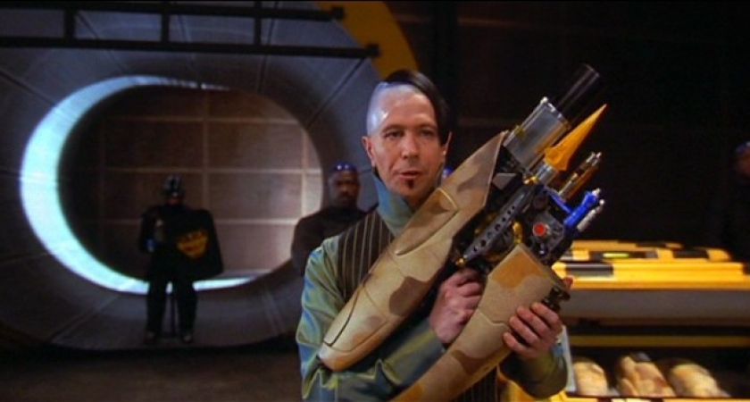 Советское оружие в фантастических фильмах: от «Звездных войн» до «Пятого элемента» — почему его так любили зарубежные режиссеры