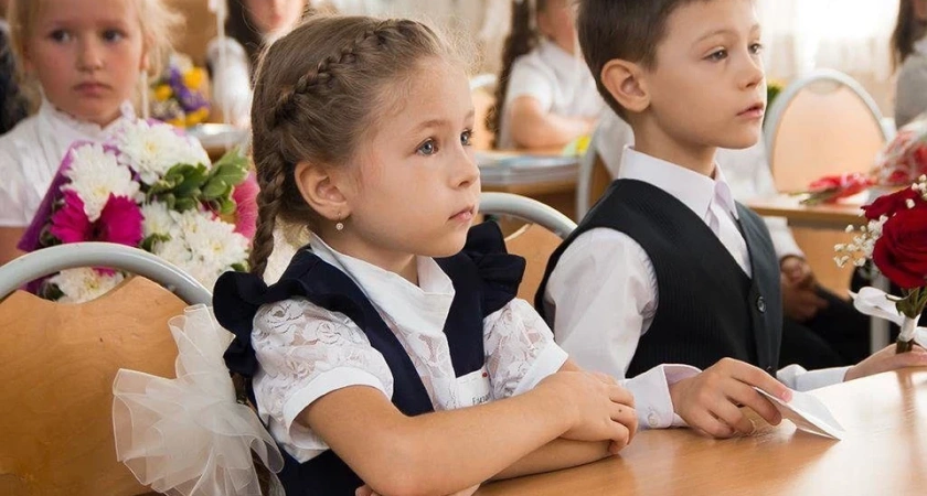 В Костромской области более тысячи семей получили выплаты на подготовку детей к школе