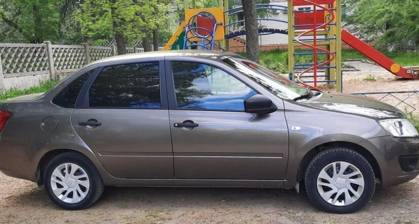 Продал автомобиль, спустя неделю позвонил покупатель — потребовал вернуть деньги: когда я услышал причину, то обалдел