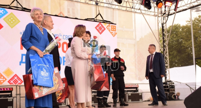 Выступление духовного оркестра, чествование золотой пары и первого новорожденного: фоторепортаж с празднования Дня Костромы (0+)