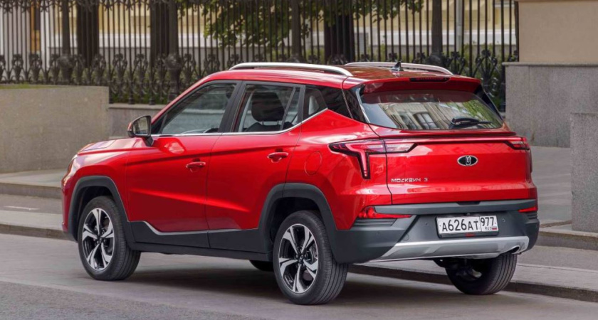 Хотел продать 2-летний "Москвич-3" в трейд-ин — пробег меньше 50 тыс. км, весь в "родне" — сколько заплатили