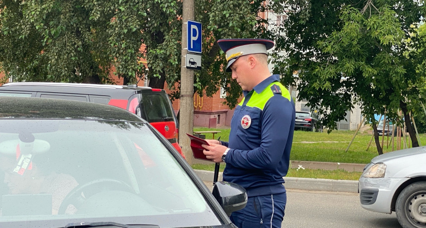 В трубочку сразу не дуем — проверяем одно условие: что отвечать сотруднику ДПС на такое требование