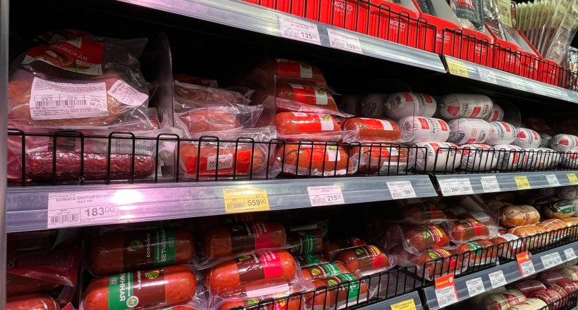 В фарше ни грамма мяса, сплошная "бумага": Росконтроль назвал бренды колбасы, которые лучше не брать — даже с 50% скидкой