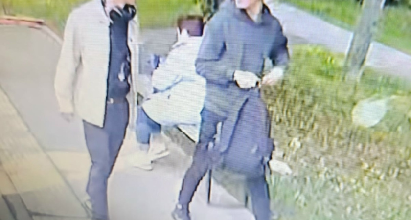 В Костроме разыскивают двух юношей, которые подняли чужой кошелек в автобусе