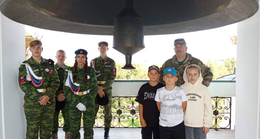 Юнармейцы из Мантурово посетили возрожденный Кострмской кремль