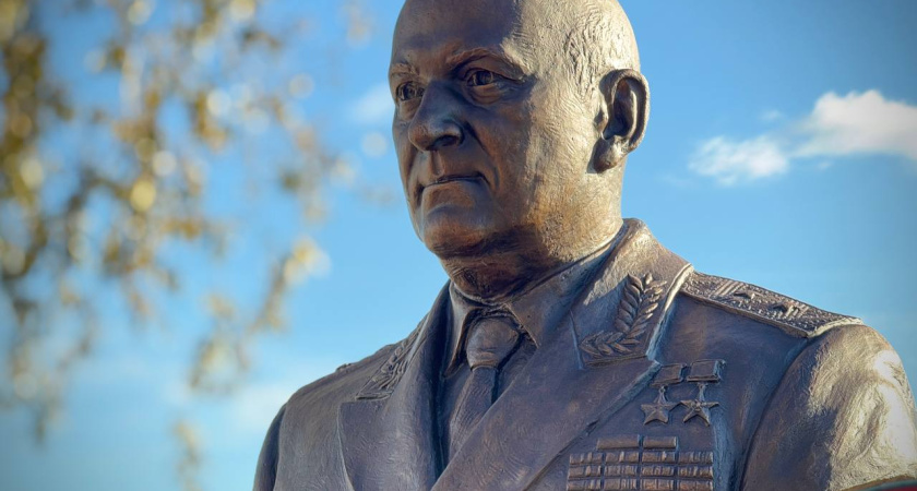 На Аллее Героев в Костроме увековечили память генерала Игоря Кириллова