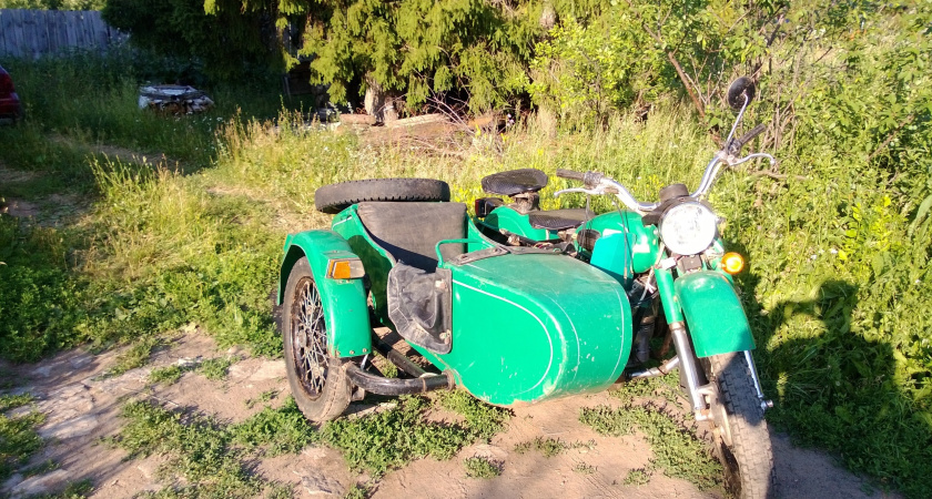 Почему коляска у советских мотоциклов была слева: не спешите "крутить у виска" — все так и задумано