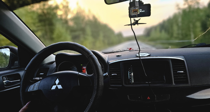 Если присоска от лобового стекла отвалилась — обязательно: крепим раз и навсегда — 3 способа