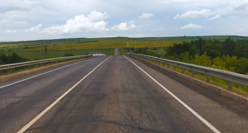 Почему в США асфальт лежит по 50 лет, а у нас портится через 3 года: причина проста как дважды два — в России не догадываются