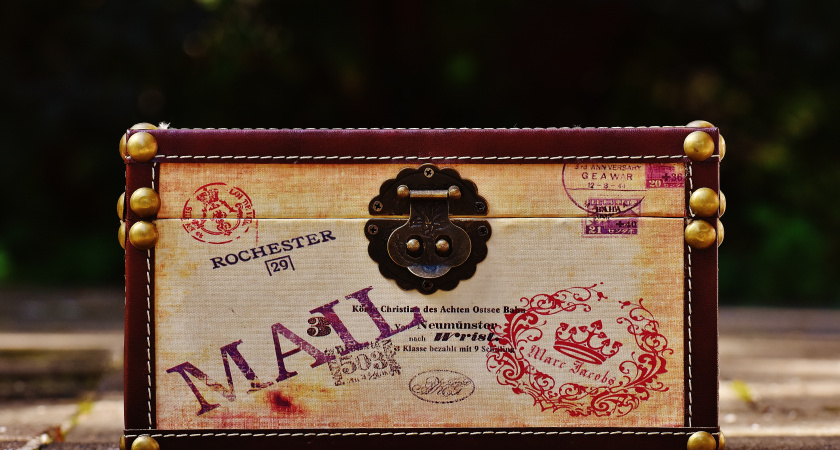 Вскрыли пол и ахнули: в Петербурге рабочие нашли тайник с кладом - весил почти 400 кг