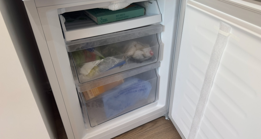 Купил дорогой холодильник и не размораживал его 6 лет: не сломался, но последствия ощутимы