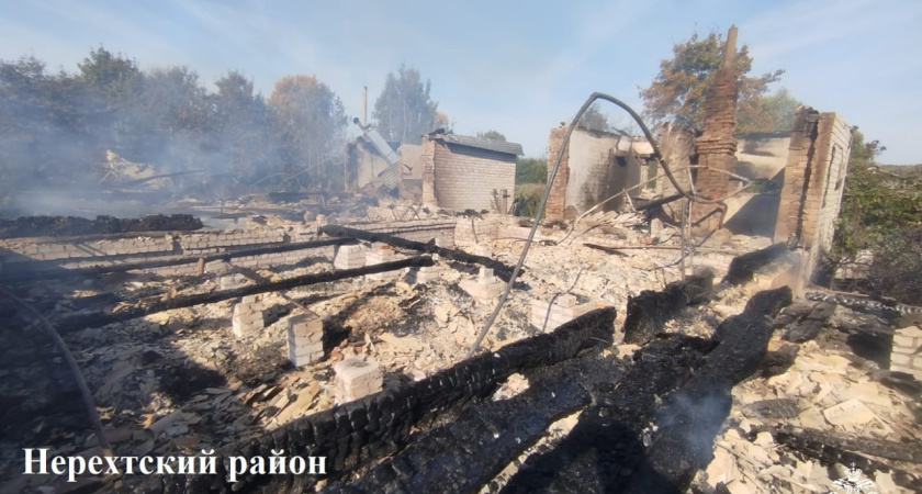 В Нерехтском районе загорелся двухквартирный жилой дом