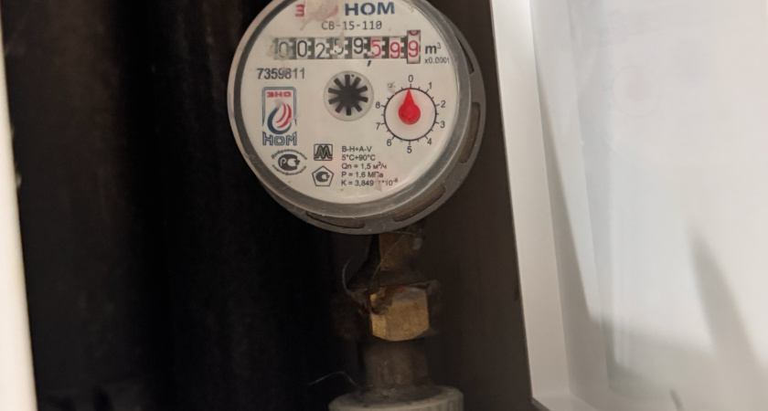 Беру 2 бутылки — и плачу за воду в 2 раза меньше — простой трюк для тех, у кого счетчики