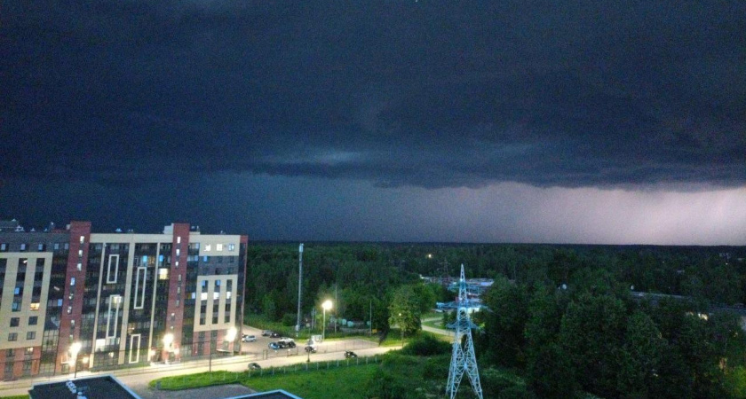 В Костромской области прогнозируются усиление ветра и грозы