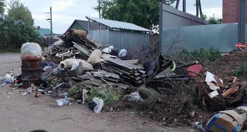 В Костромской области жители почти год ждут установки контейнерной площадки