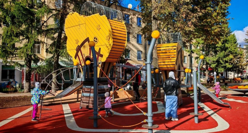 В Костроме завершили благоустройство сквера у театра кукол