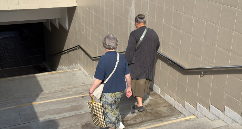 Работающие пенсионеры получат бонус: как оформить выплату за внуков — 40% от зарплаты