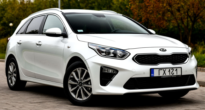 Скептики смеялись, а теперь сами просят тест-драйв: почему я не пожалел о смене Toyota Corolla на Kia Ceed