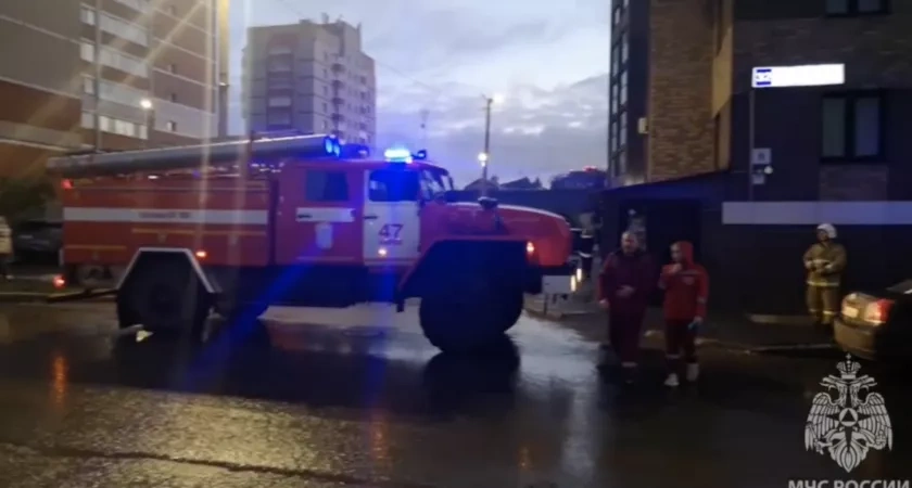 Костромские огнеборцы спасли при пожаре в многоэтажке трех человек