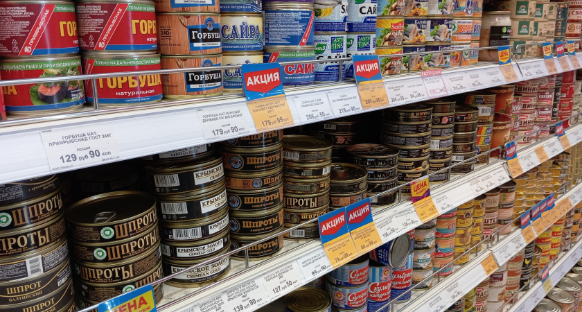 Купили три банки тушенки в «Светофоре» — от 94 до 142 рублей: вскрыли банку и обалдели от начинки