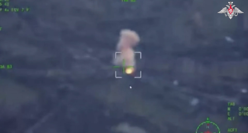 Огненный шторм под Черниговом попал на видео: как удар "Искандером" превратил в пыль караван из фур с дронами