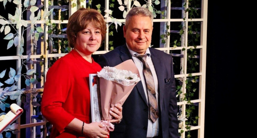 В Костроме глава города вручил лучшим педагогам благодарности