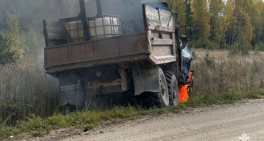 Причиной возгорания автомобиля под Чухломой могло стать короткое замыкание