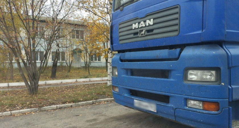 В Костроме выявлено более 1000 нарушений правил стоянки большегрузного транспорта в 2025 году
