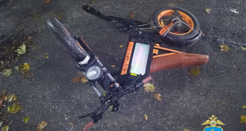 В Костроме водитель BMW сбил подростка на электровелосипеде
