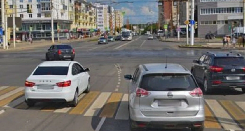 В Костроме на улице Ивана Сусанина сокращена выделенная полоса