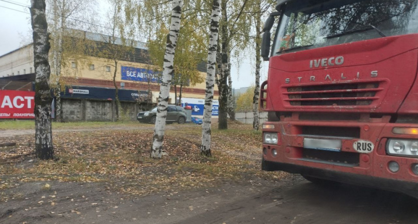 В Костроме штрафуют грузовики за неправильную парковку: почти 1100 нарушений с начала 2025 года