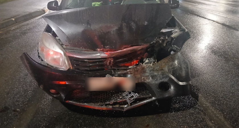 В Костроме на Индустриальной столкнулись Renault и Toyota: есть пострадавший