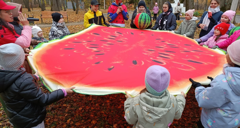 Костромские парки приглашают на «Мульти-танцы», скандинавскую ходьбу и ретро-вечеринку (12+)