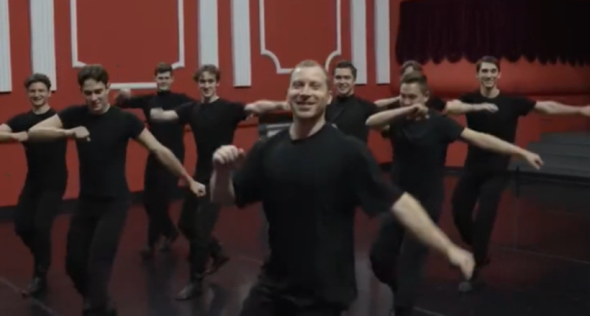 Балет «Кострома» исполнил танец Олега Газманова